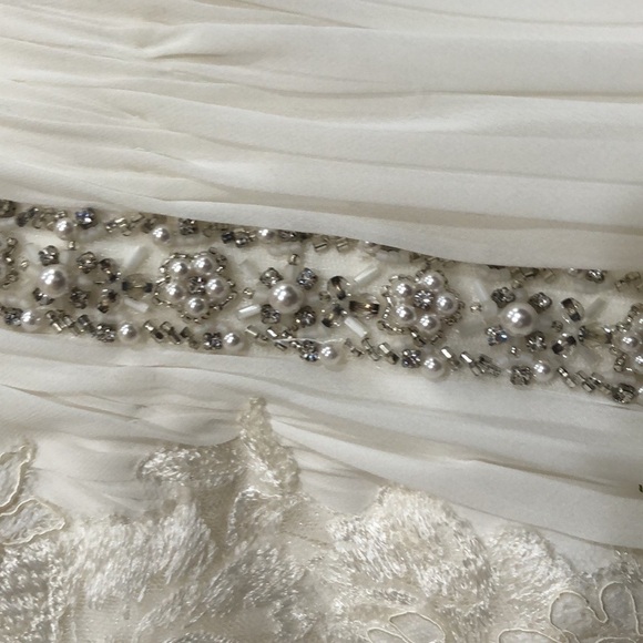 Blue by Enzoani Dabra Wedding Gown 0P Ivory Floral Lace Rhinestone Pearl Beaded - Picture 11 of 14